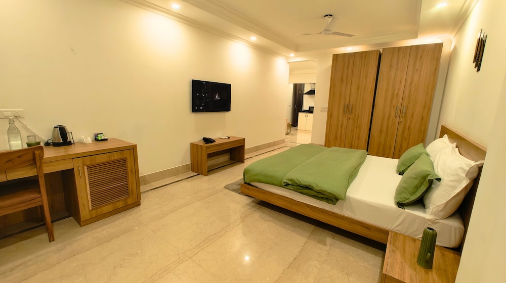 AVA Hotels and Corporate Stays Golf course 13/34