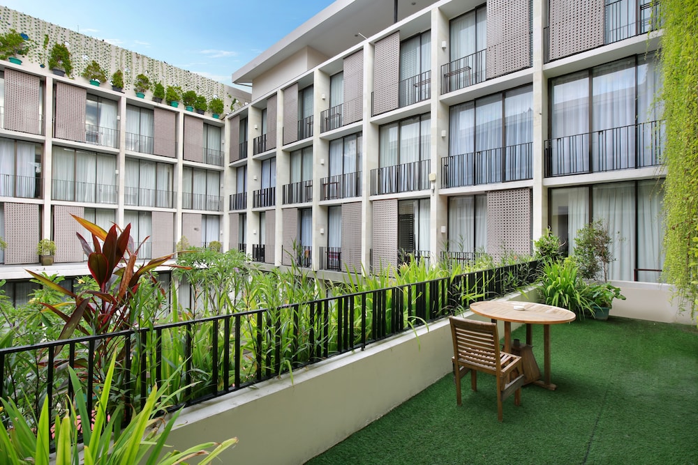 Hotel Terrace At Kuta 60/66