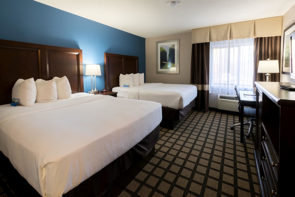 Baymont By Wyndham Detroit Airport/Romulus 10/36