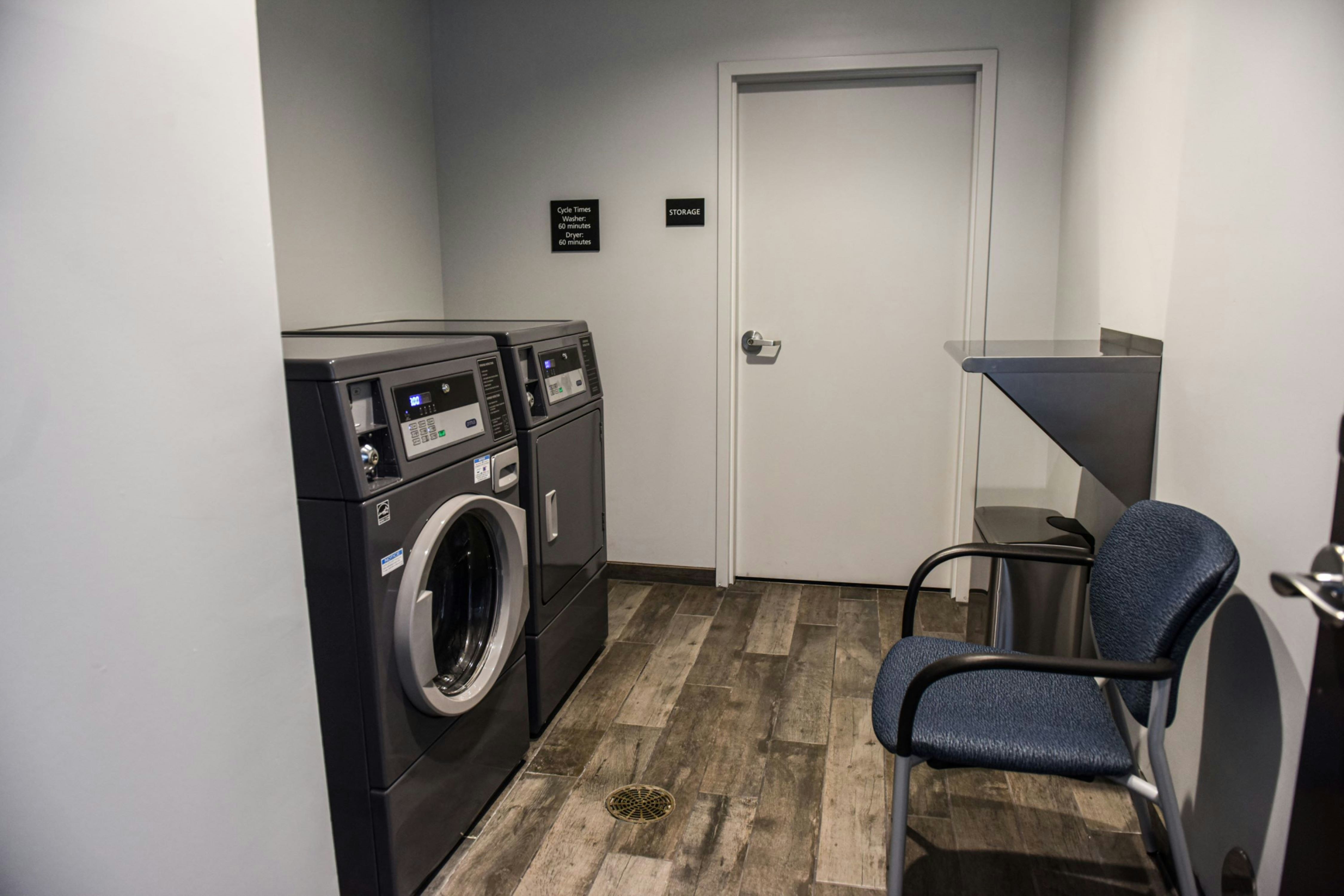 Hampton Inn Suites Lenoir Nc 56/76