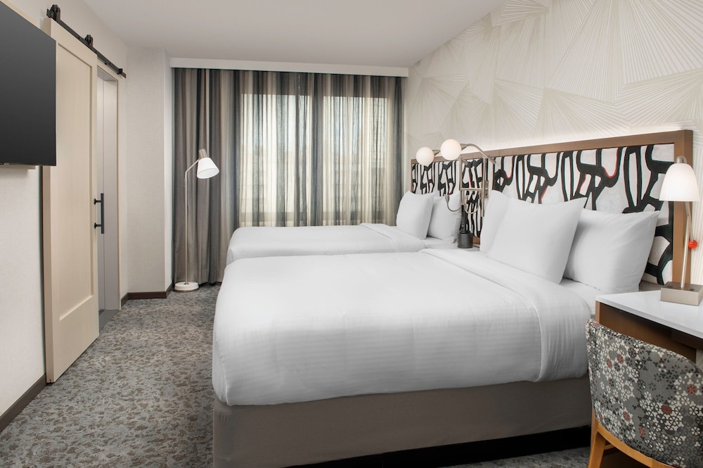 Room at SpringHill Suites New York Queens, NEW YORK - NY