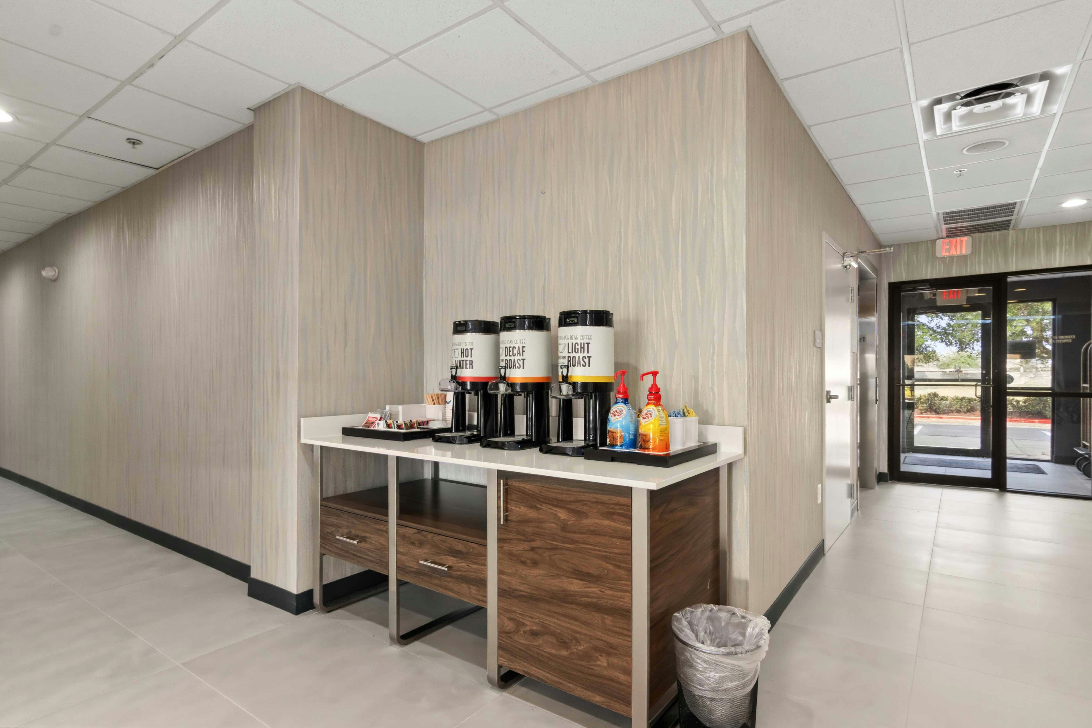 Hampton Inn and Suites Houston-Rosenberg 10/38