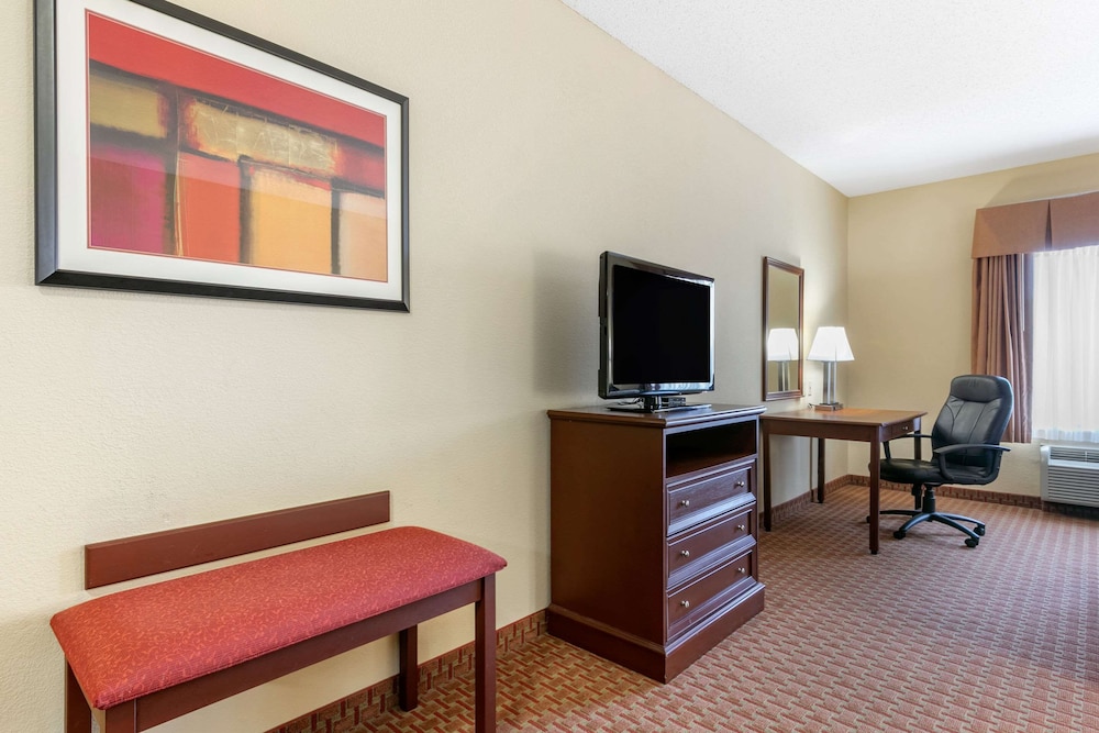 Comfort Inn Powell - Knoxville North 34/40