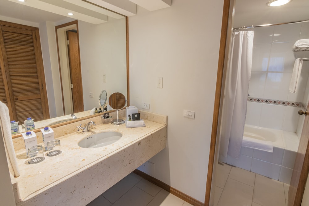 Sonesta Hotel Cali 49/50