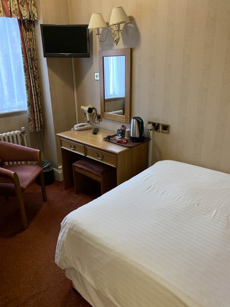 Trouville Hotel 47/76