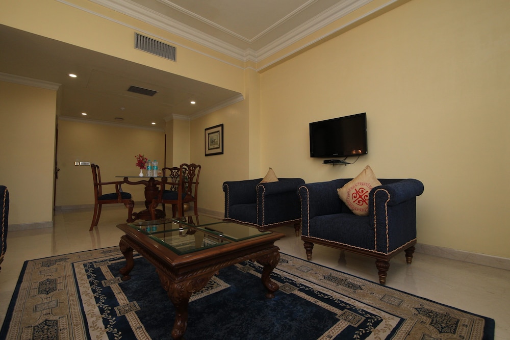 Hotel Dynasty 28/46