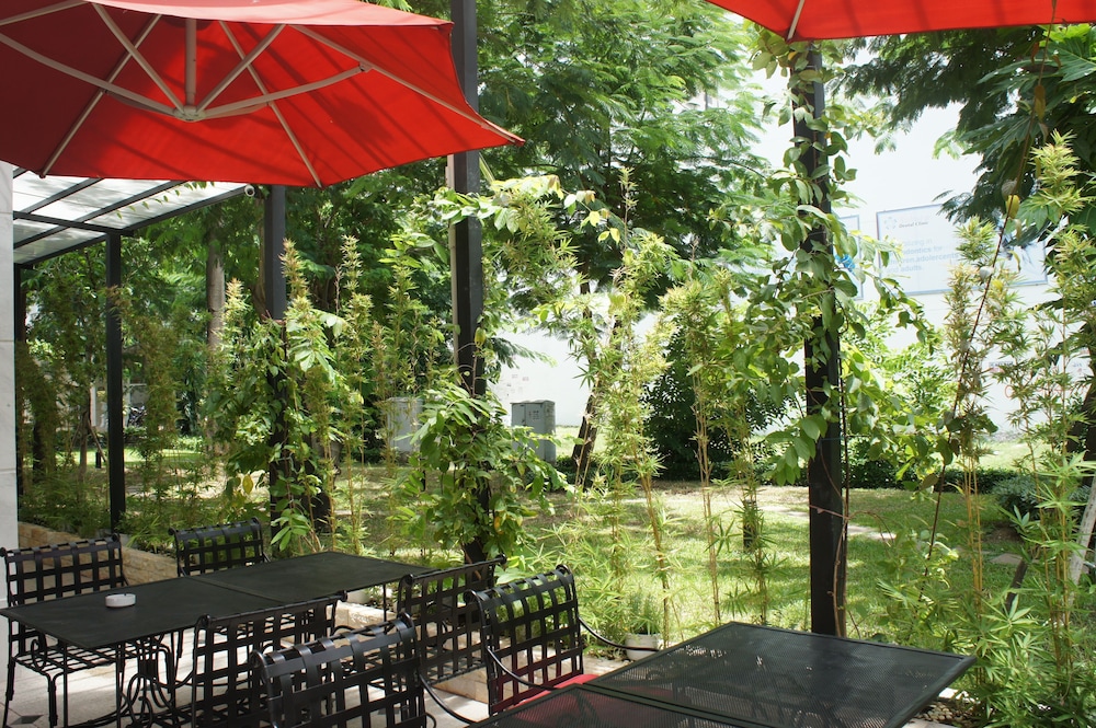 Hotel L Odeon Phu My Hung 42/46