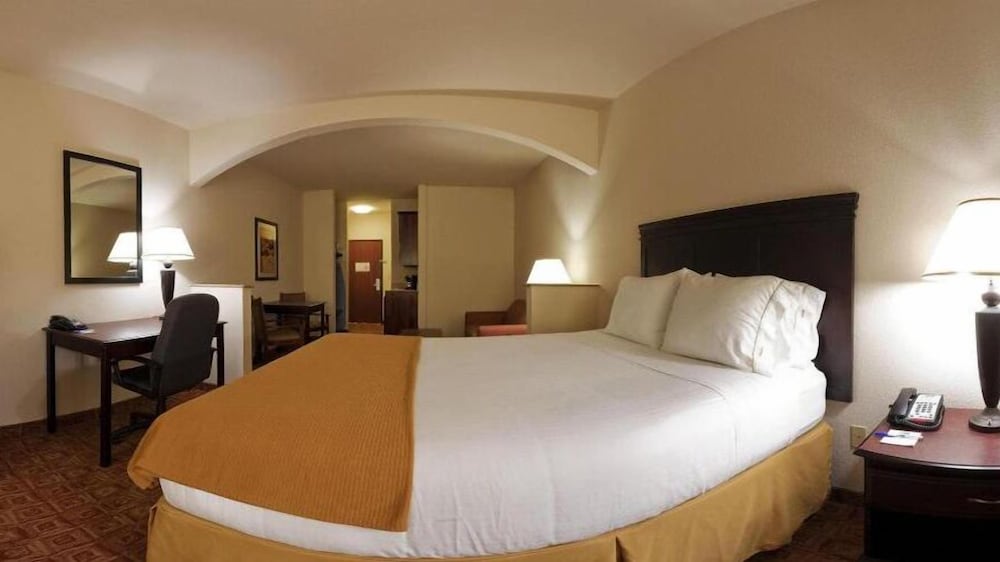 Comfort Inn Suites Denison North Lake Texoma 7/38