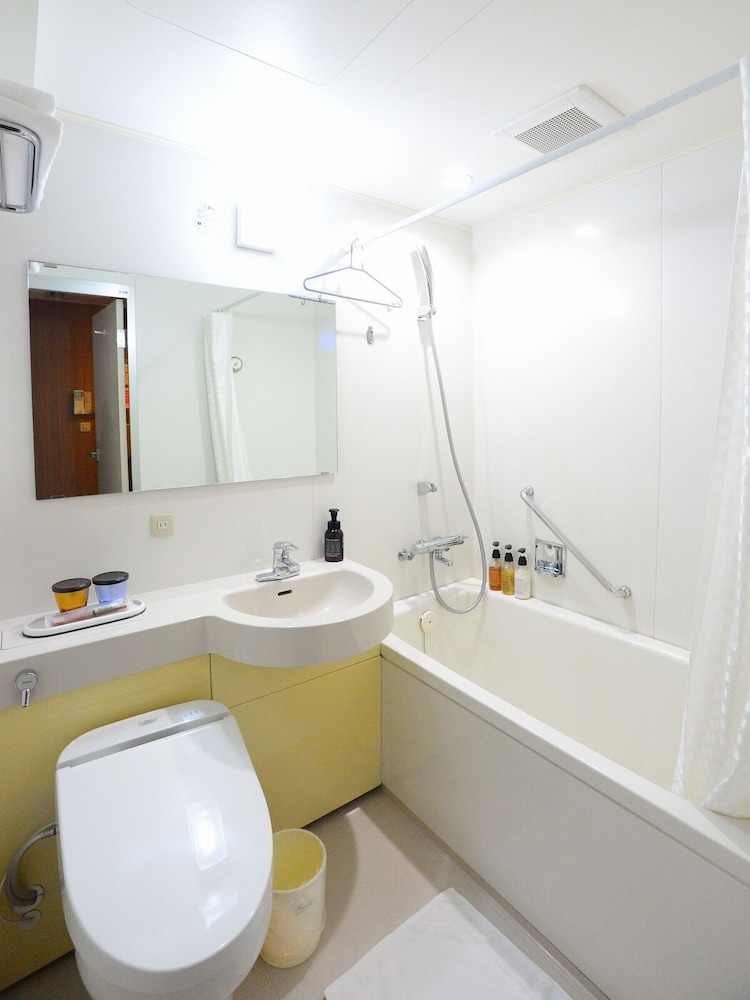 ROOM, DOUBLE BED