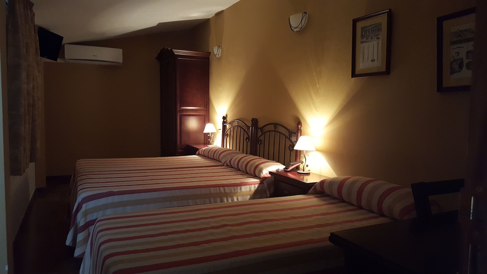 ROOM, TRIPLE, 3 BEDS, WITH EXTRA BED, COURTYARD VIEW