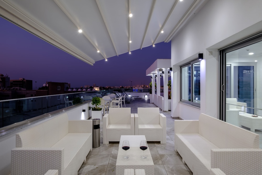Art & Wine Studios And Apts 29/50
