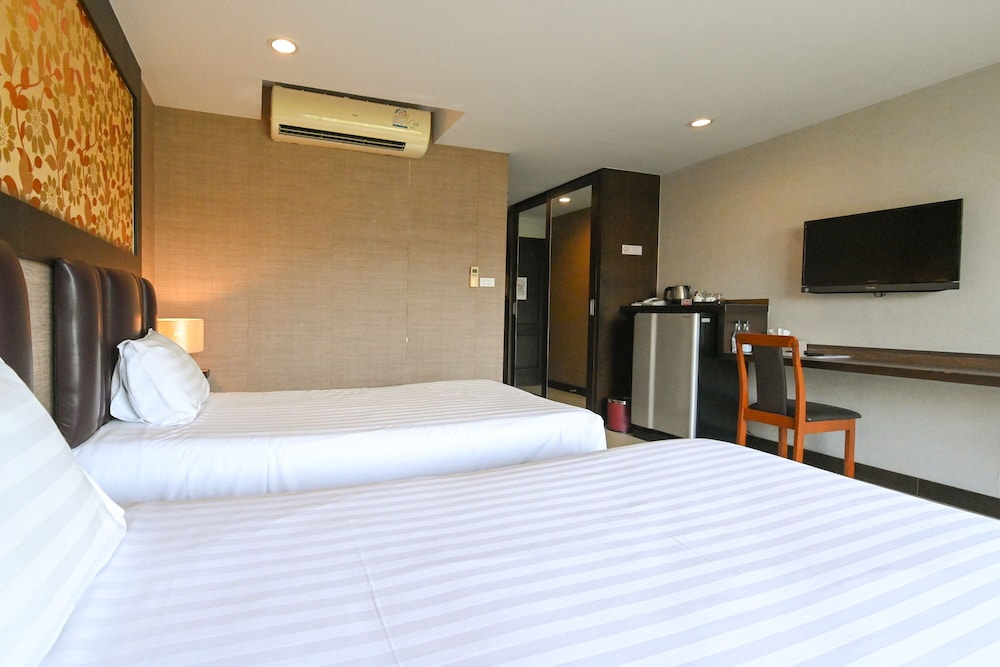 SUPERIOR, DOUBLE OR TWIN BED