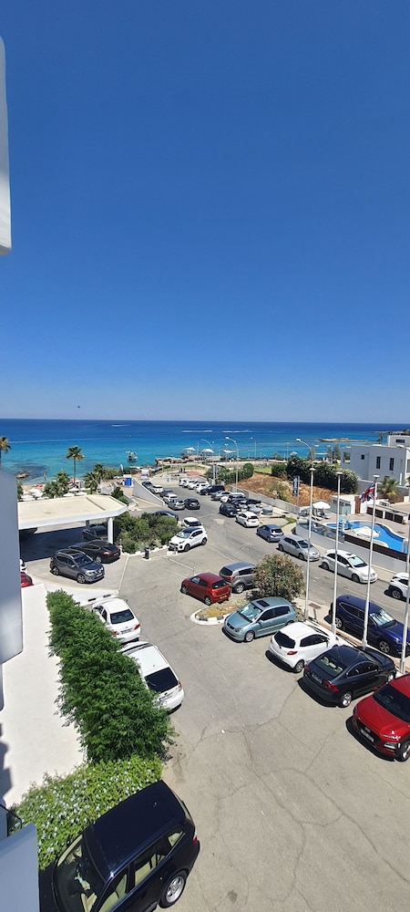Silver Sands Beach Hotel 37/50
