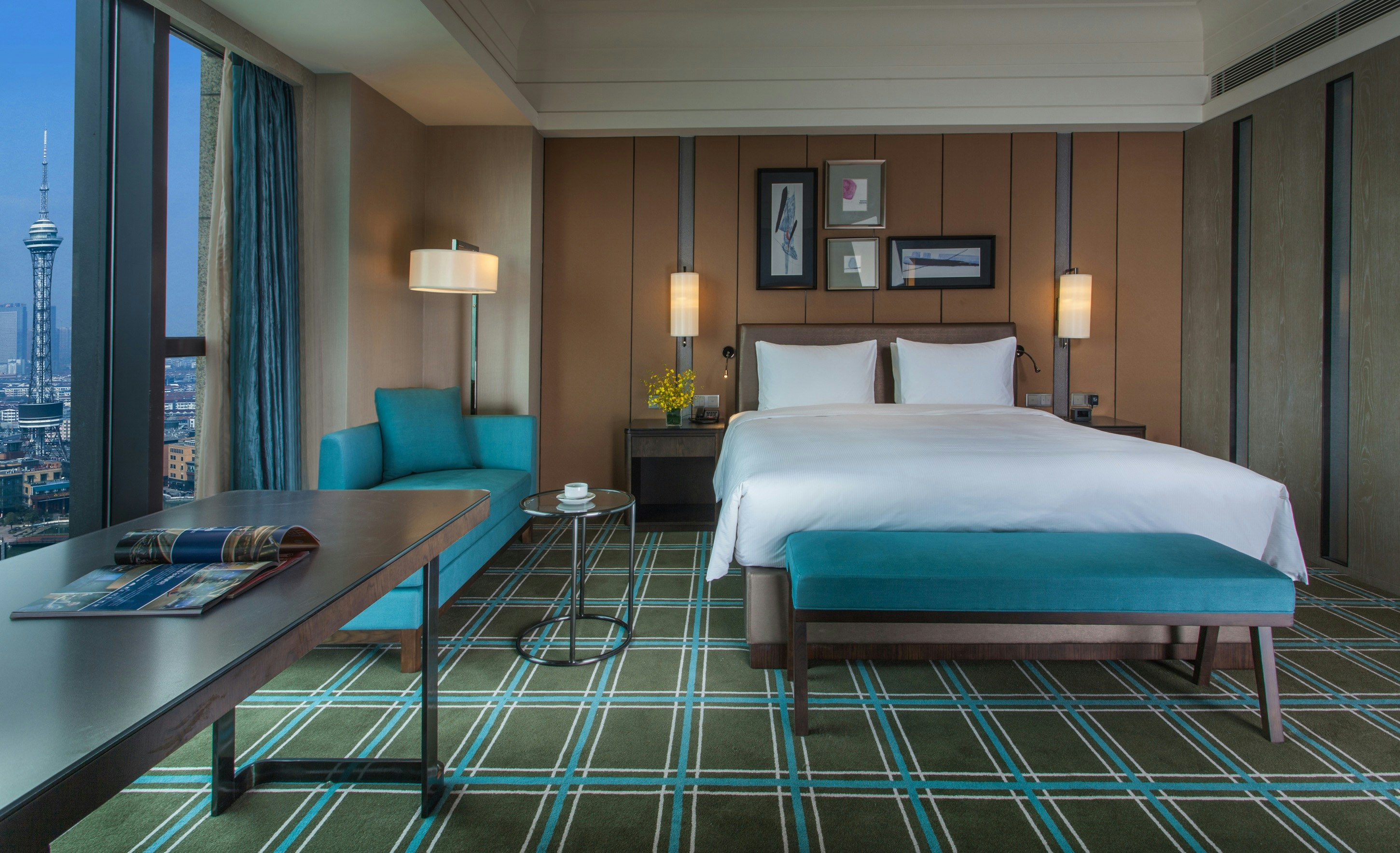 GUEST ROOM, KING BED, ACCESSIBLE