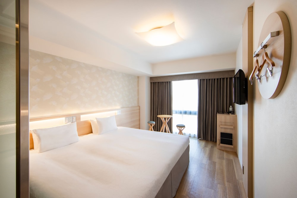 ROOM, KING BED
