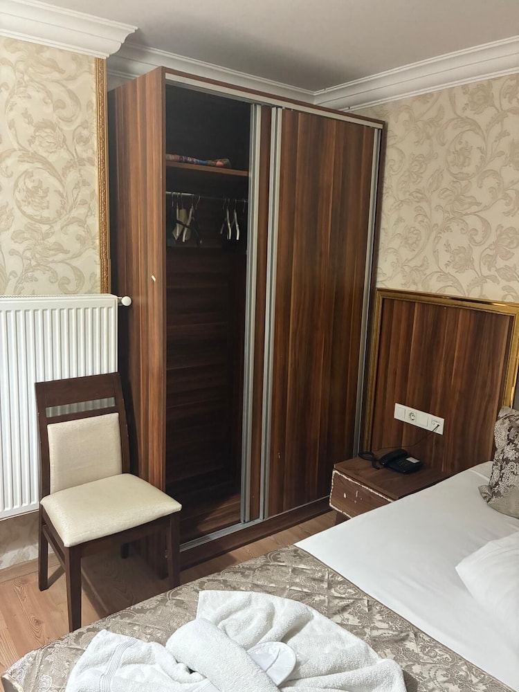 Angel's Garden Hotel 46/69
