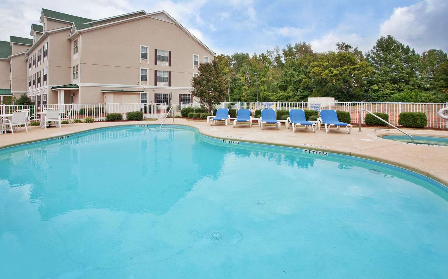 Country Inn & Suites by Radisson, Aiken South 20/39