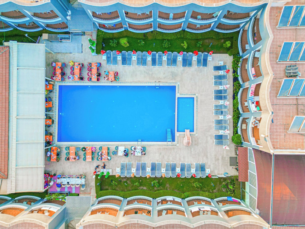 Sayanora Hotel & Park 34/50