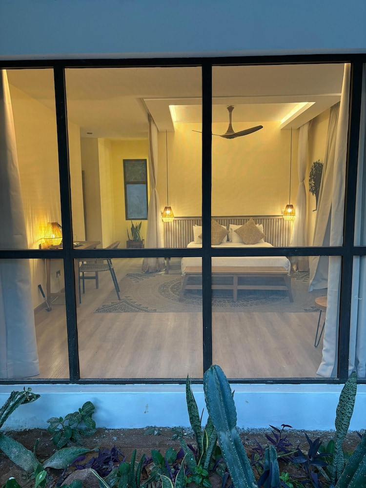 ASHNIL ARUBA LODGE 50/50
