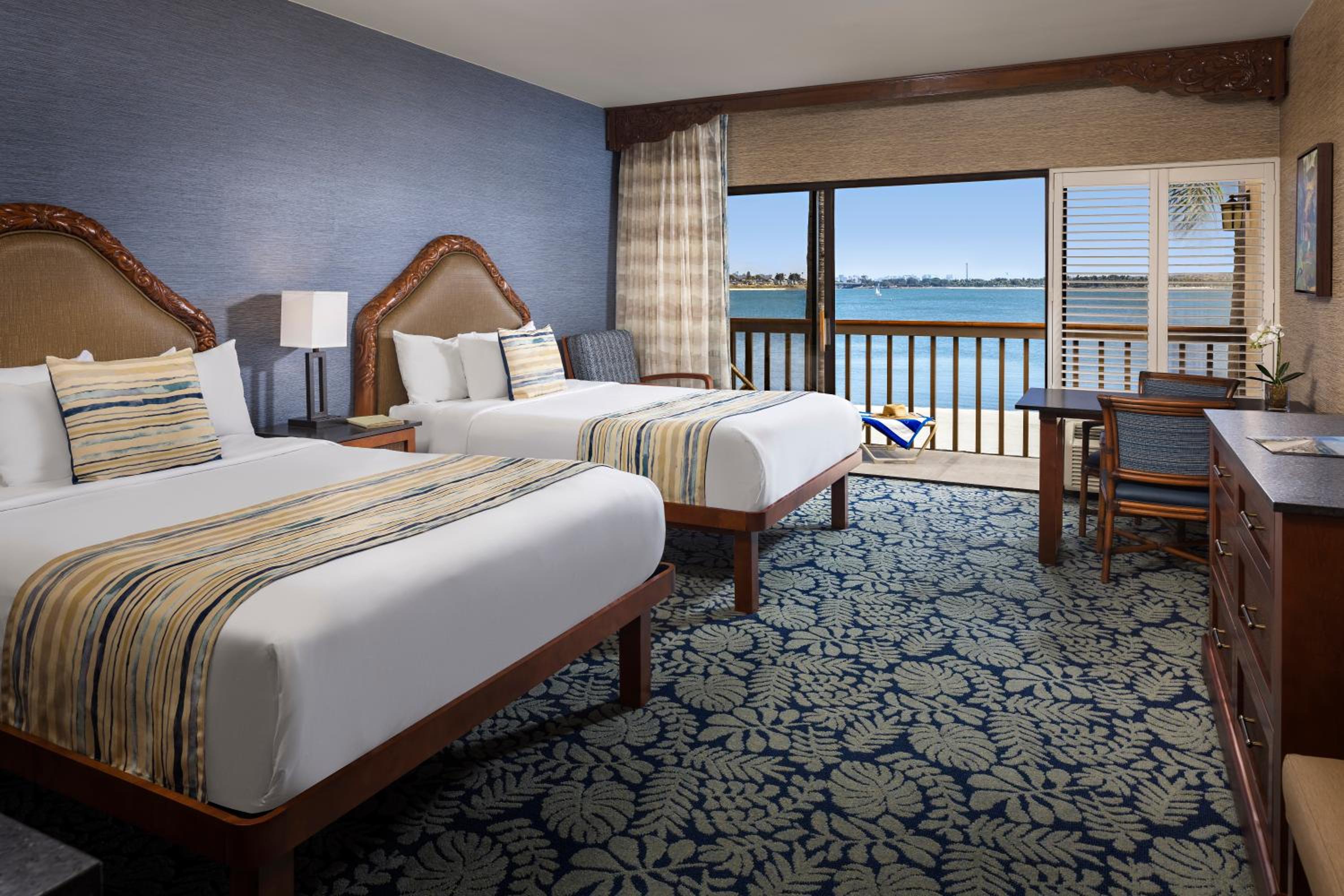 Room, Bay Front