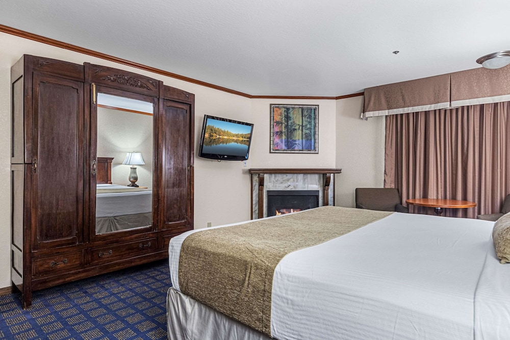 Chateau Big Bear Boutique Hotel, BW Signature Collection 16/55