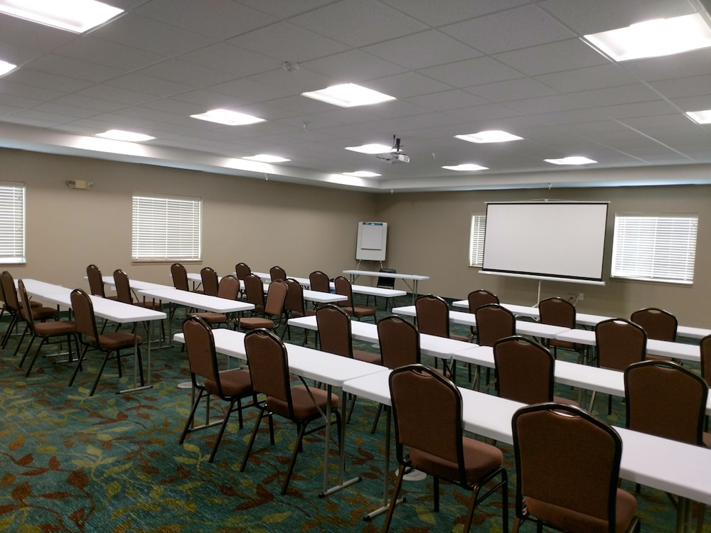 Candlewood Suites Indianapolis Northwest 57/74