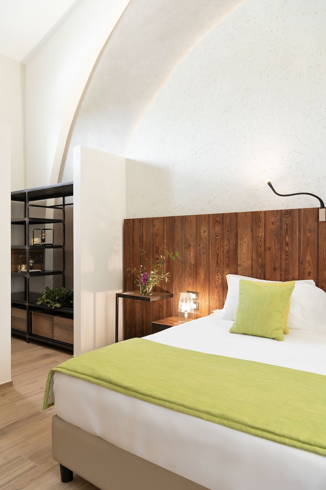 Momentum Wellness Bio Resort 12/75