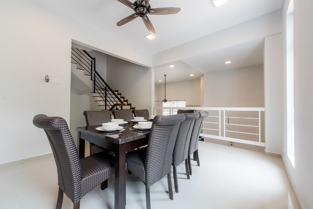 New Corner Shamrock Beach Villas Seaview 49/58