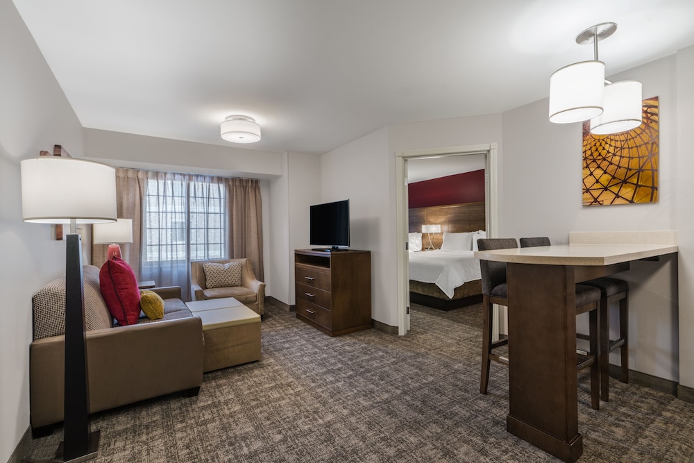 Staybridge Suites Anchorage 52/76