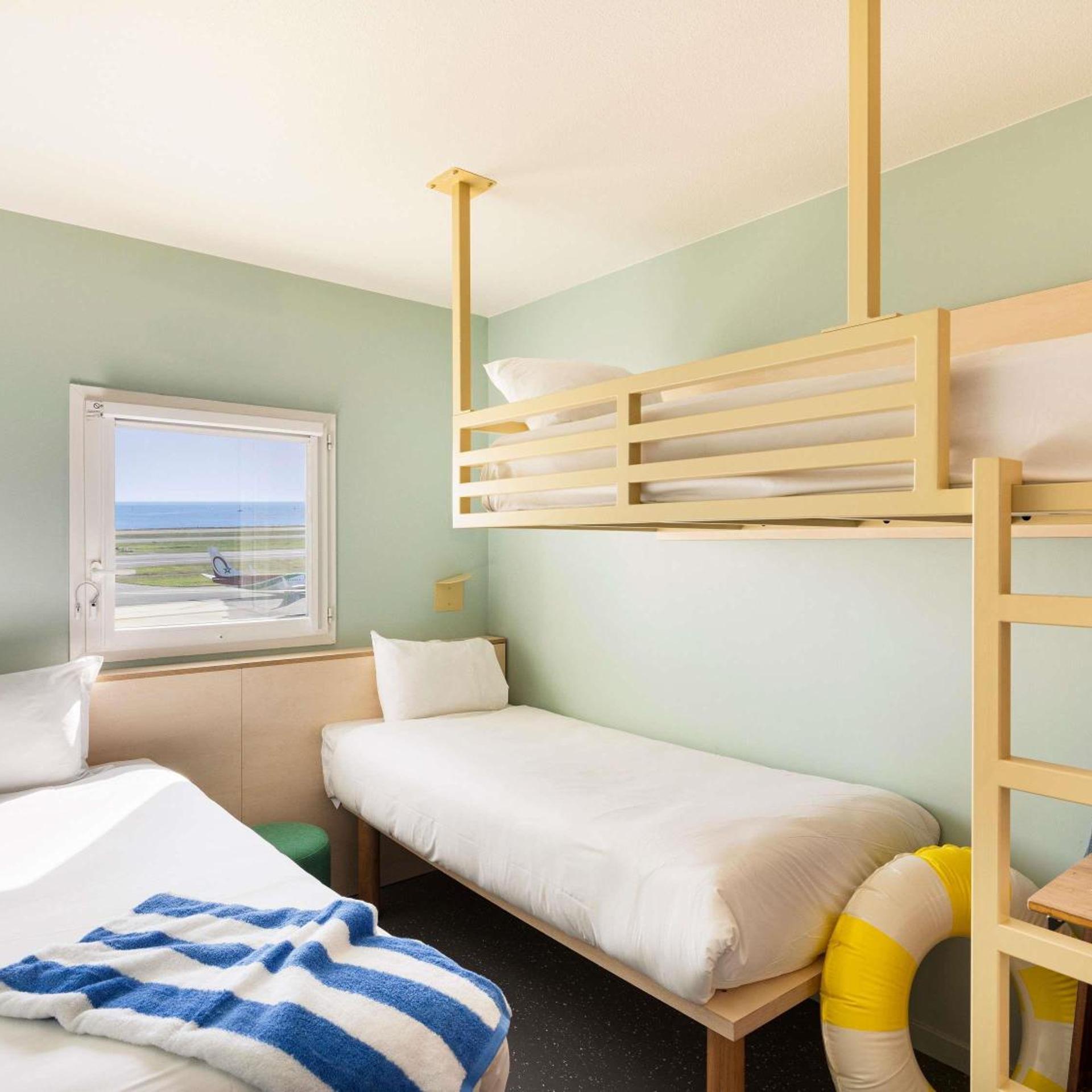 Pop, Triple, Twin Beds, Bunk Bed
