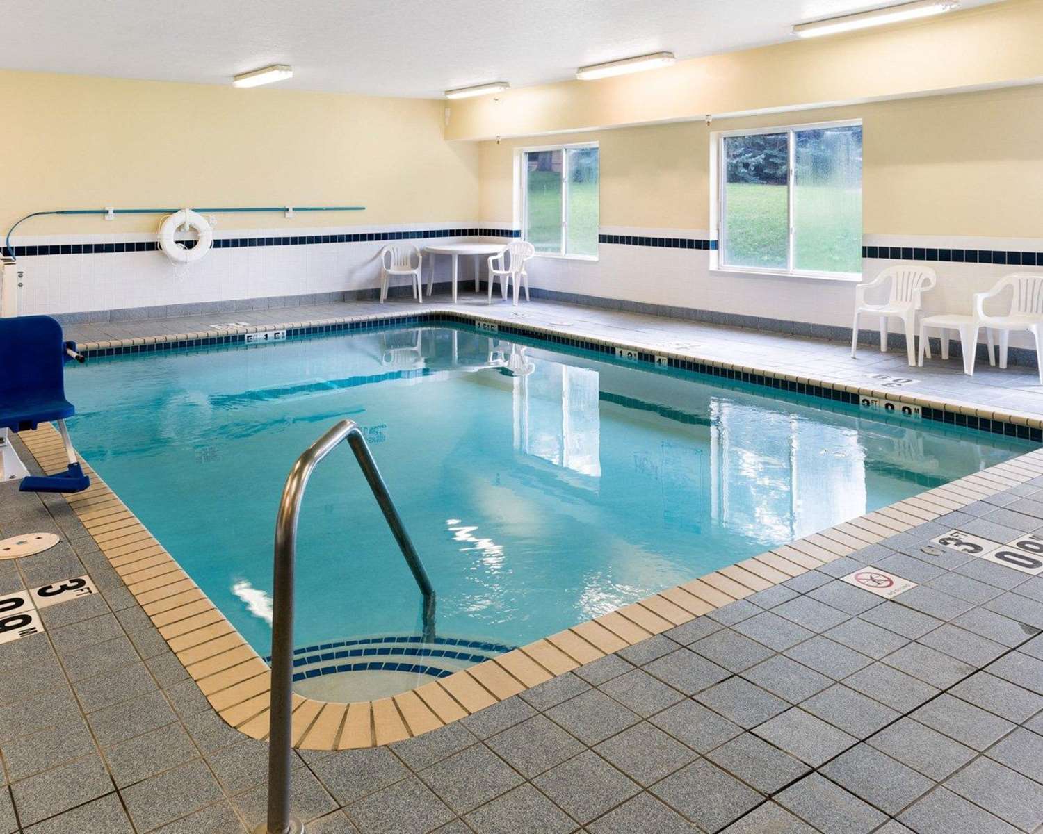 Quality Inn Lakeville North, MN 18/29
