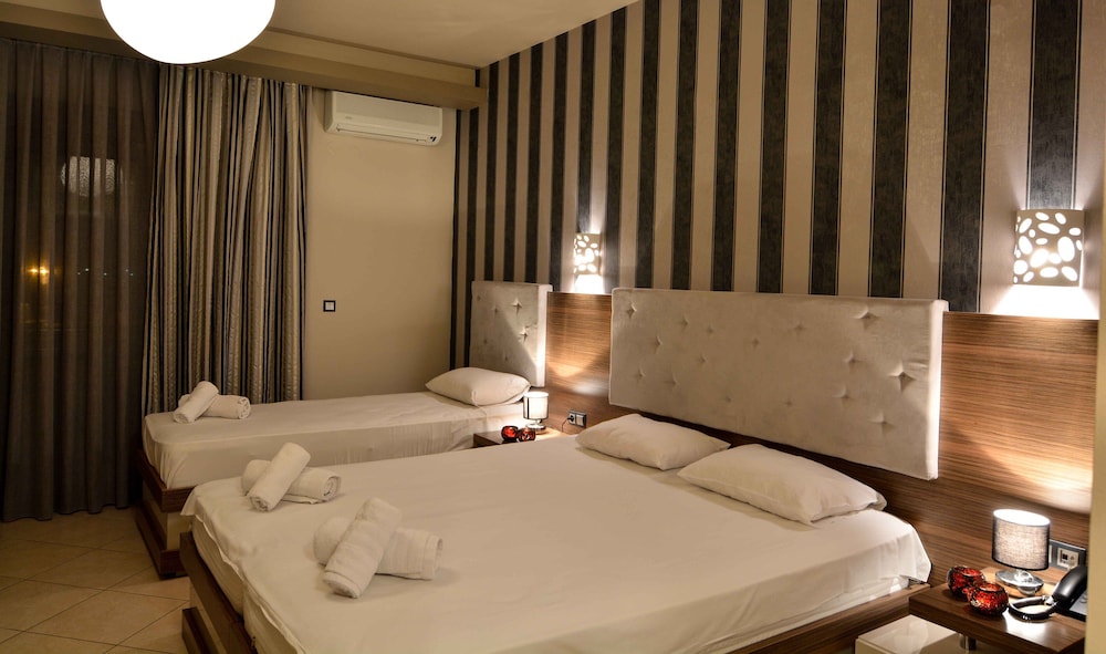 Porto Del Sol Hotel 6/30