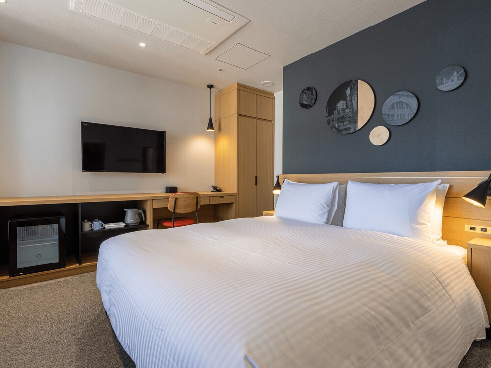 UNIVERSAL, DOUBLE BED