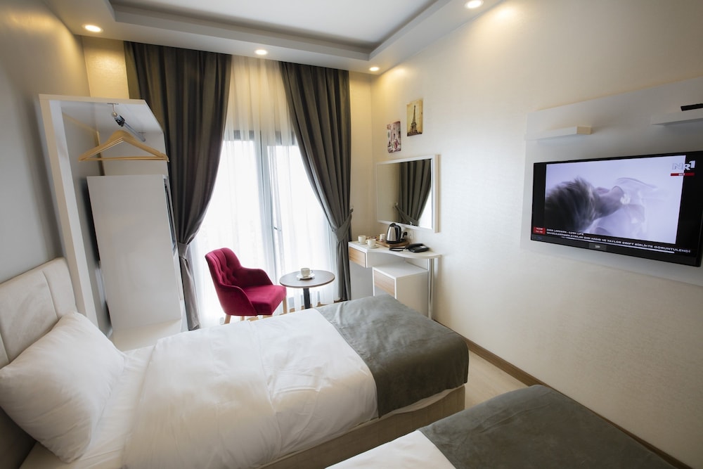 ROYAL INCI AIRPORT HOTEL 42/67