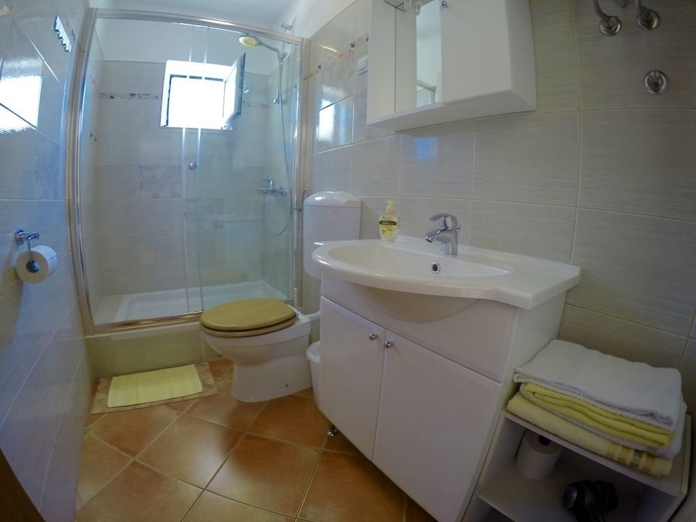 Vila Lacman 36/42