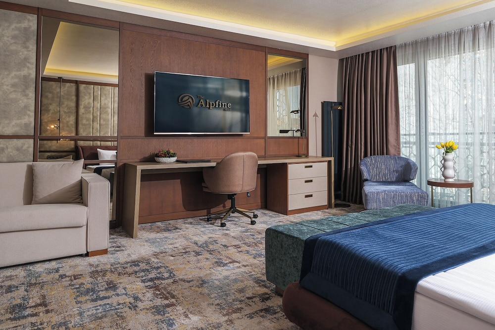 The Alpfine Hotel 44/50