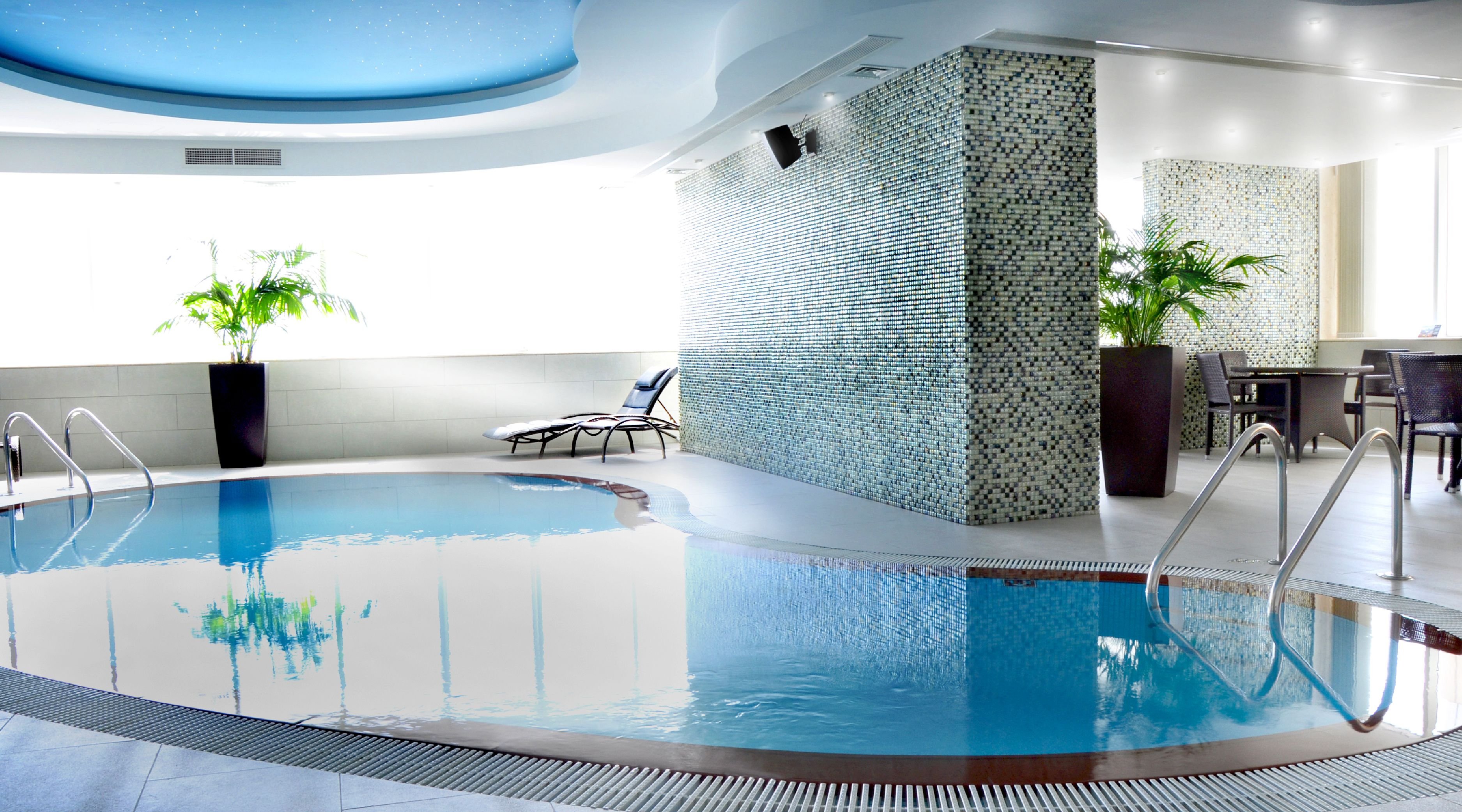 Cristal Hotel Abu Dhabi 5/13