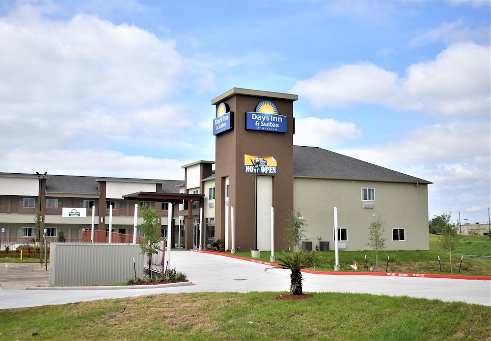 Days Inn & Suites By Wyndham Downtown/University Of Houston 6/60