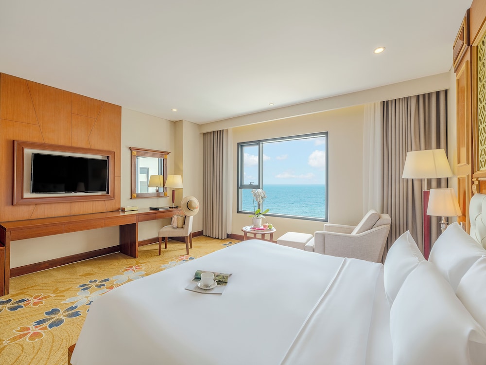 PREMIUM, DELUXE, KING BED, OCEAN VIEW