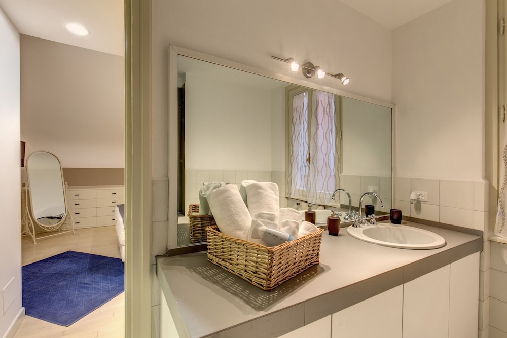 Trevi Miracle Suite 35/37
