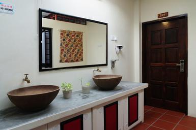 Female Dorm, Female Only, 4 Beds