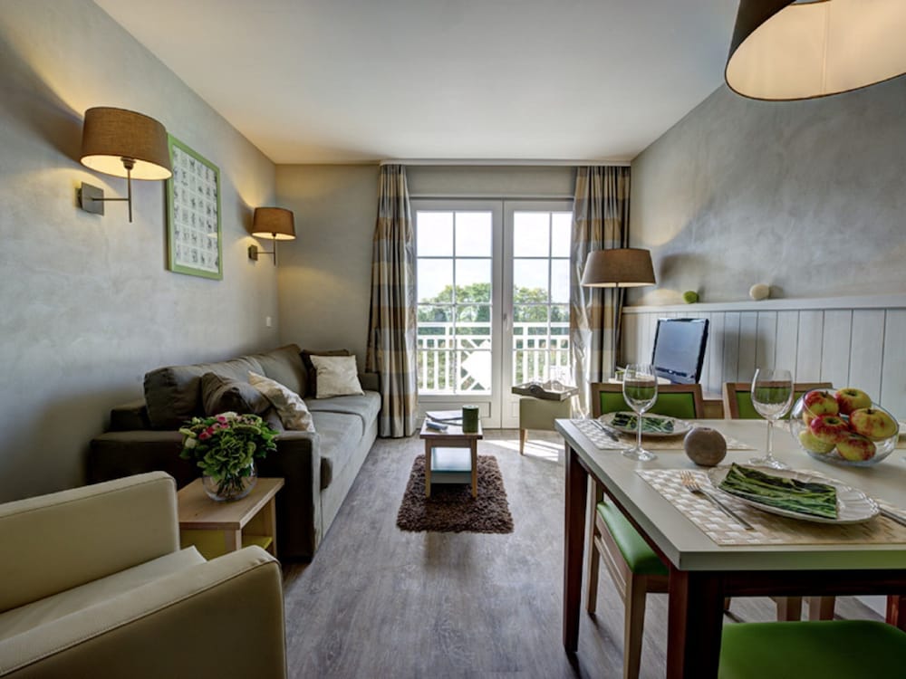 BO Resort & Spa 33/58