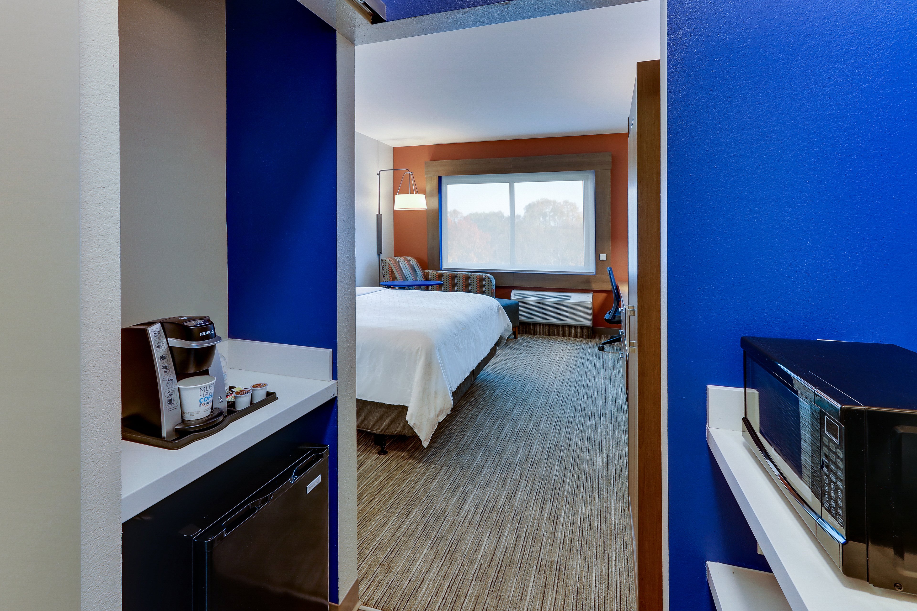 Holiday Inn Express Suites Middletown Goshen 71/71