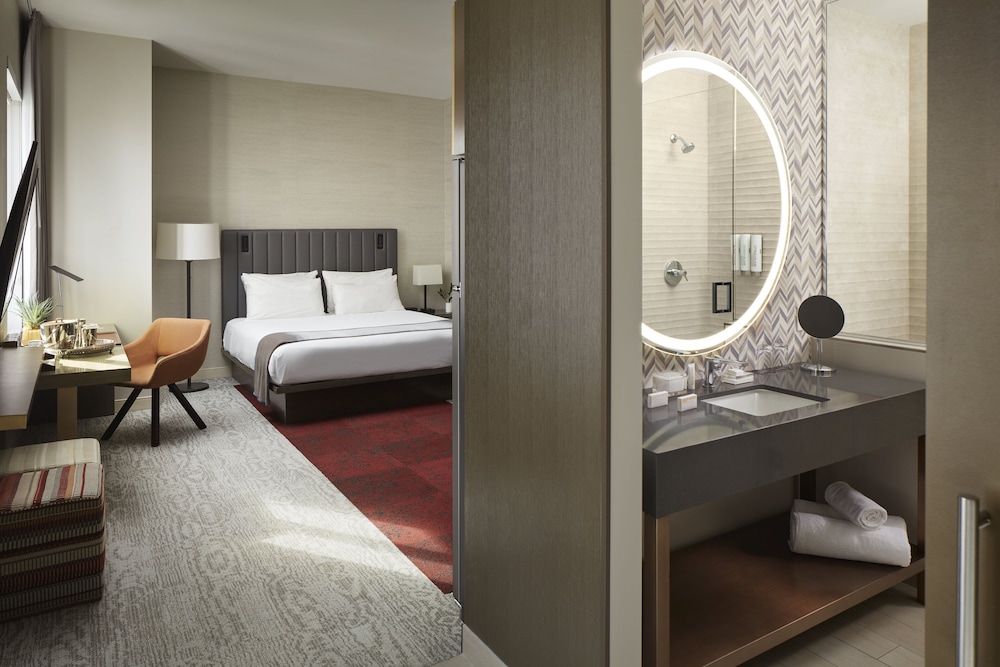 THesis Hotel Miami Coral Gables, Curio Collection by Hilton 19/80