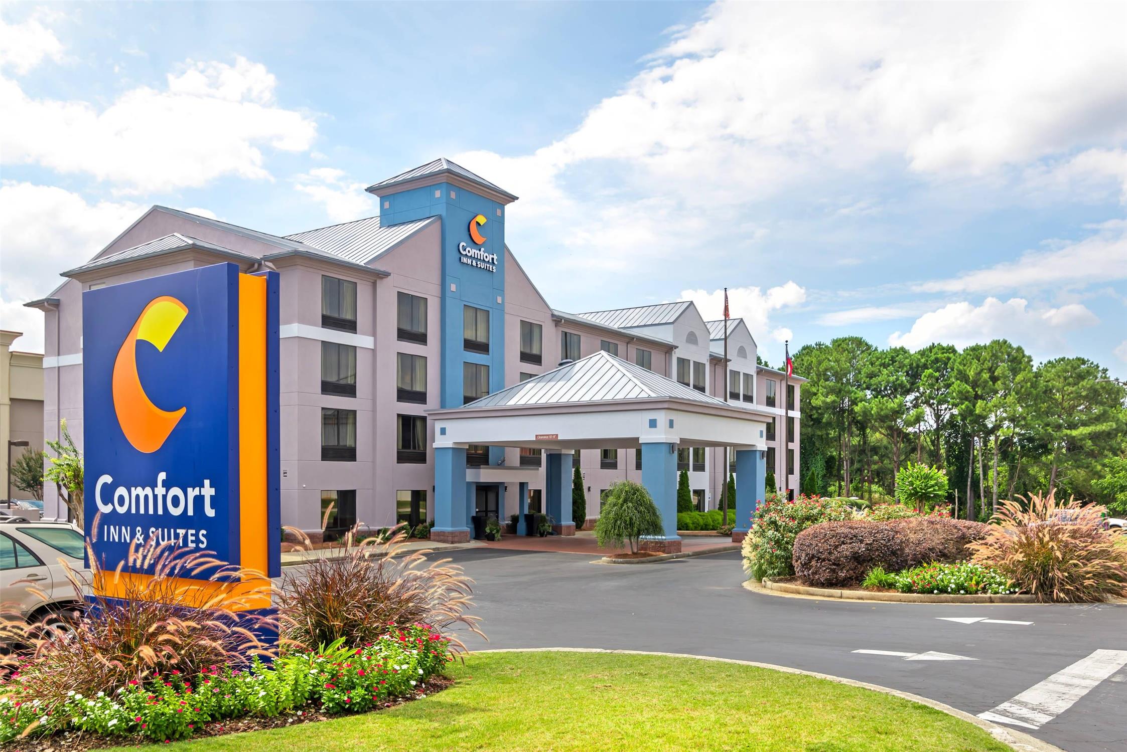 Comfort Inn & Suites Carrollton, GA 2/40