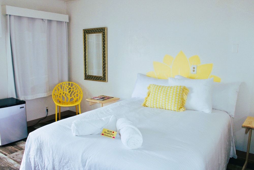 DELUXE, QUEEN BED, PET FRIENDLY
