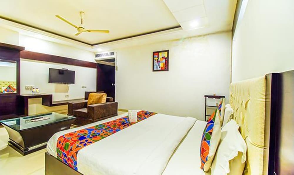Fabhotel Transit Delhi Airport 12/26