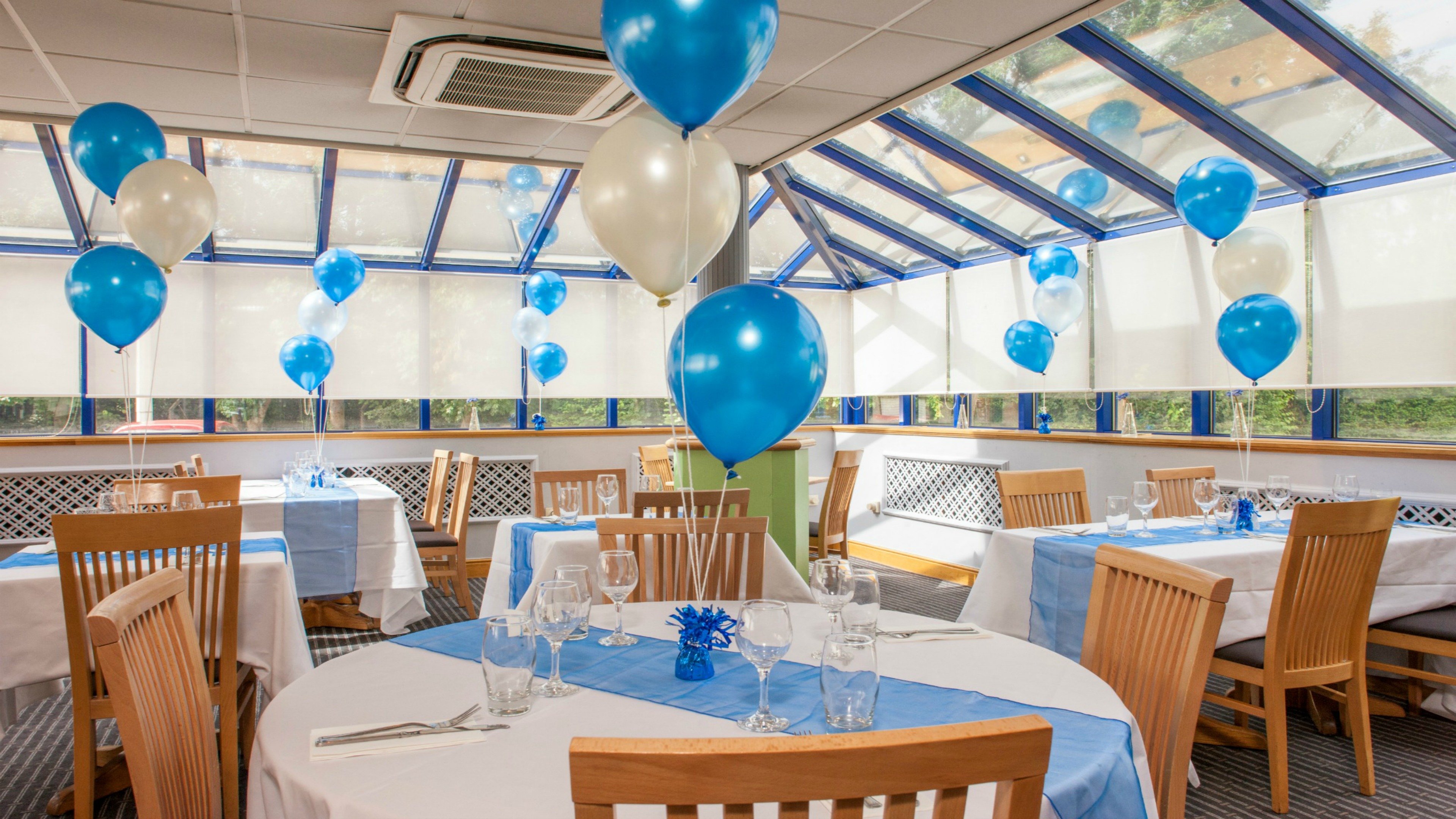 HOLIDAY INN WARRINGTON 13/32