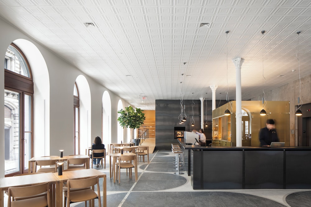 Hotel Gault 9/78