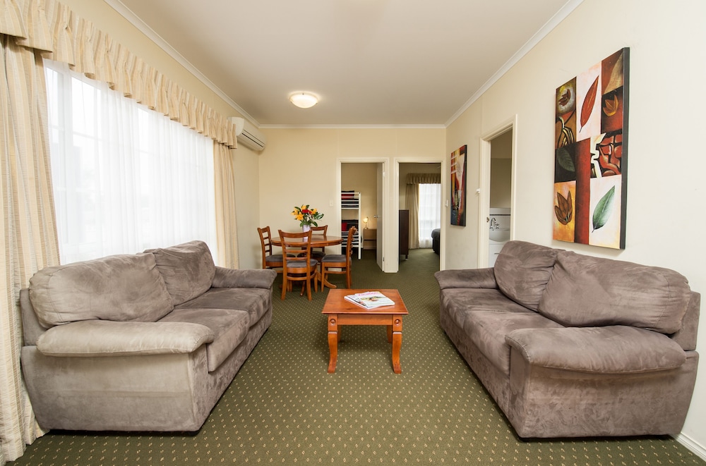 BreakFree Port Pirie 20/38